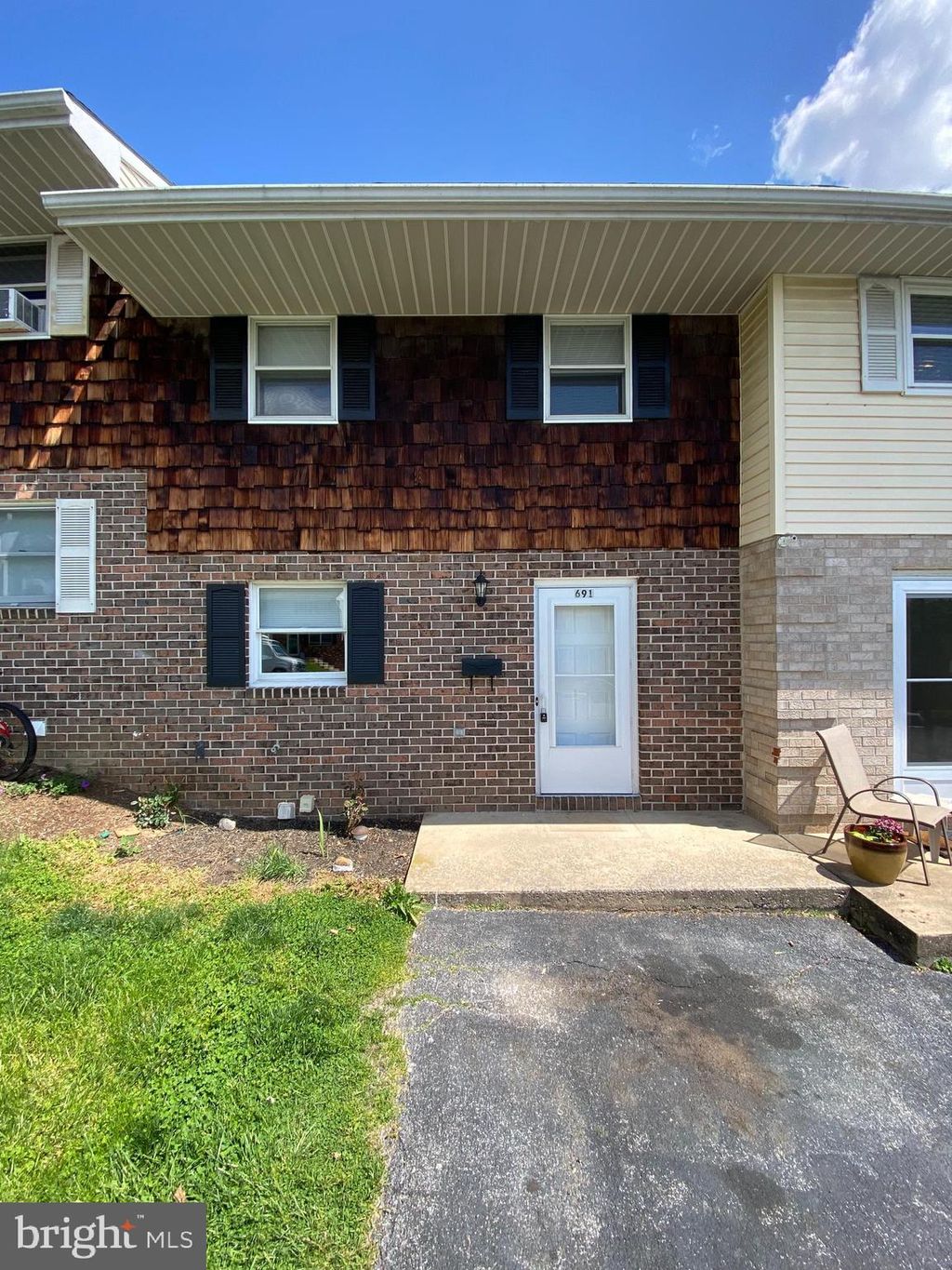 Photo of 691 N LIME ST, ELIZABETHTOWN, PA 17022 (MLS # PALA2032902)