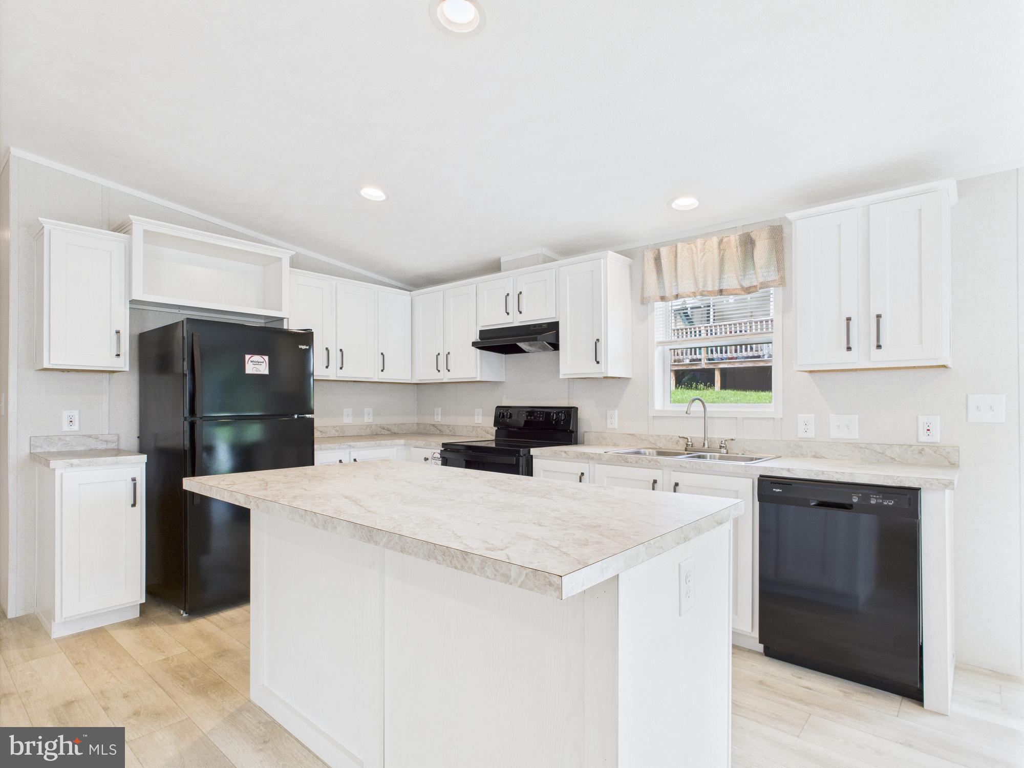 COUNTRYSIDE MHP - Residential