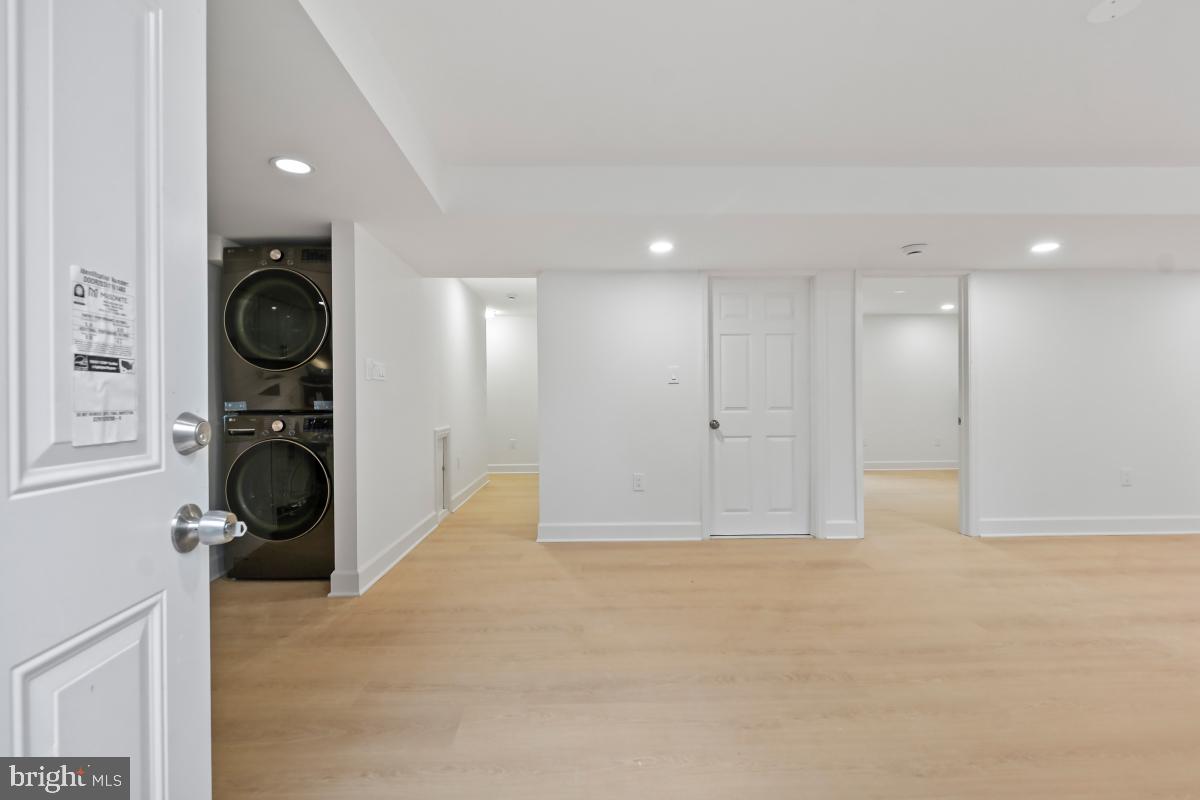 TYSONS GREEN - Residential Lease