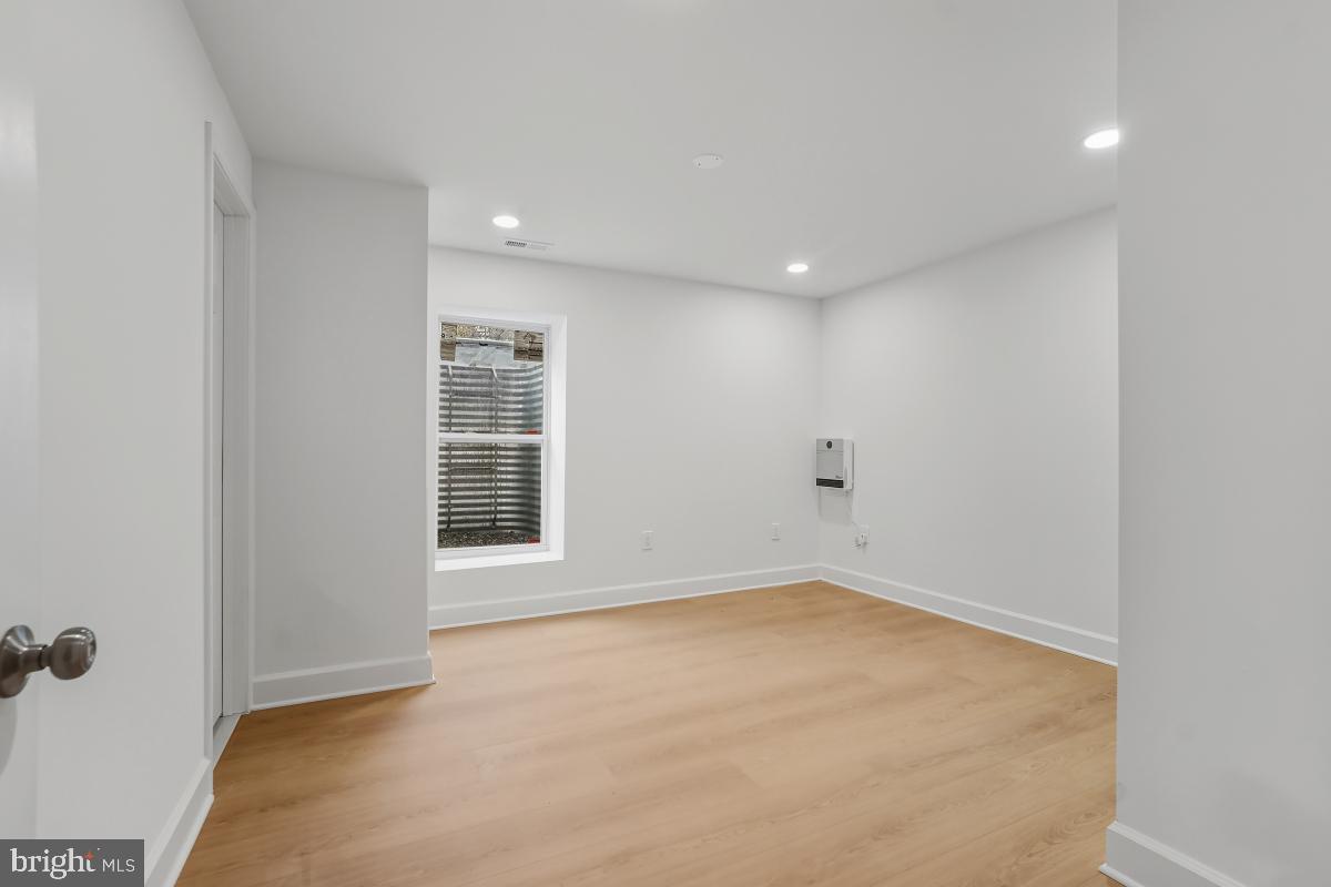 TYSONS GREEN - Residential Lease