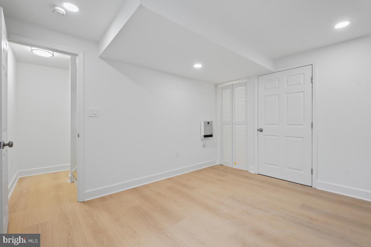 TYSONS GREEN - Residential Lease