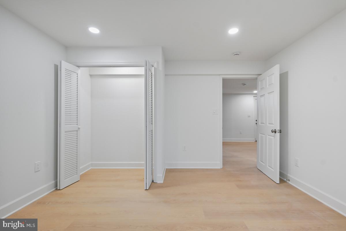 TYSONS GREEN - Residential Lease