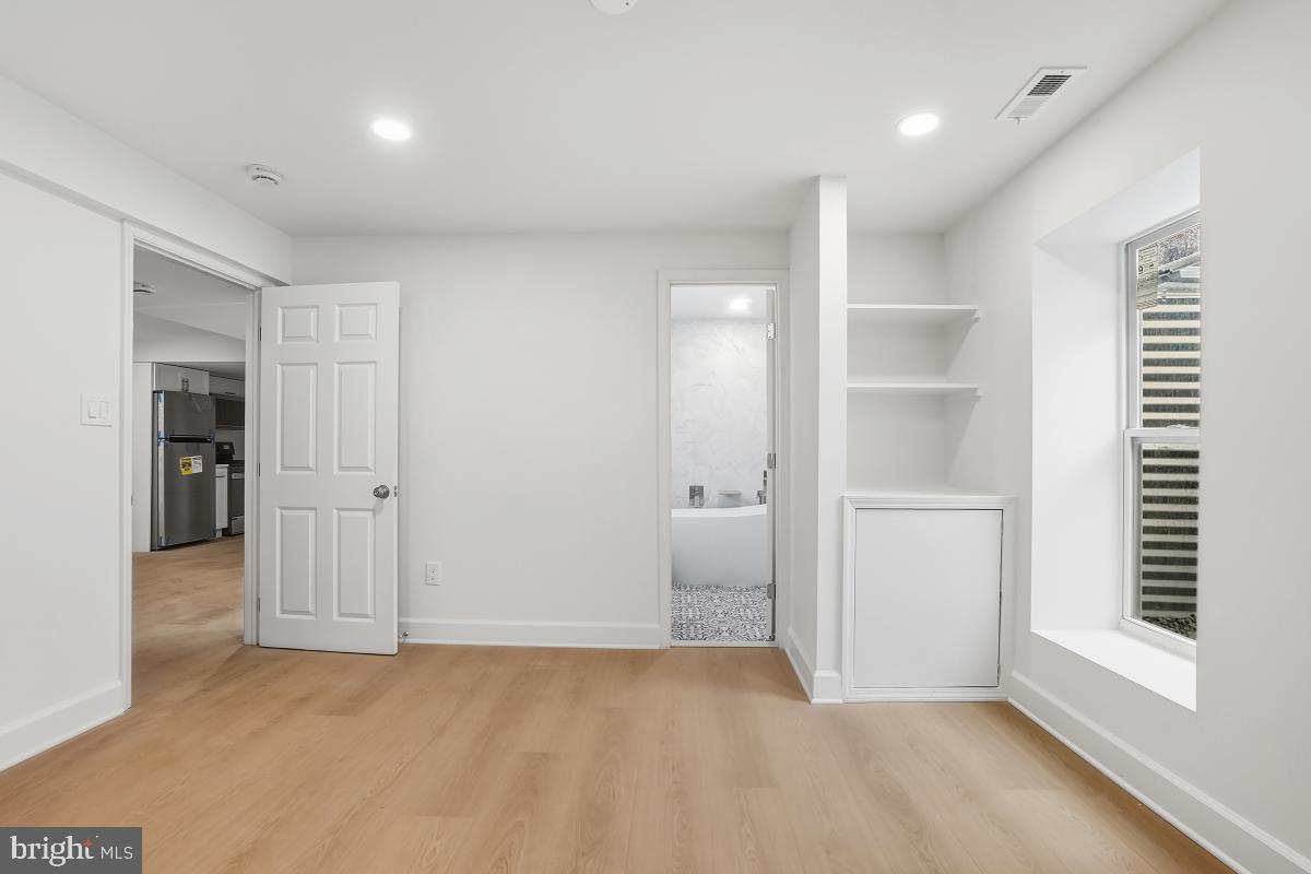 TYSONS GREEN - Residential Lease