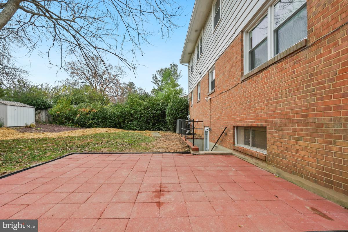 TYSONS GREEN - Residential Lease