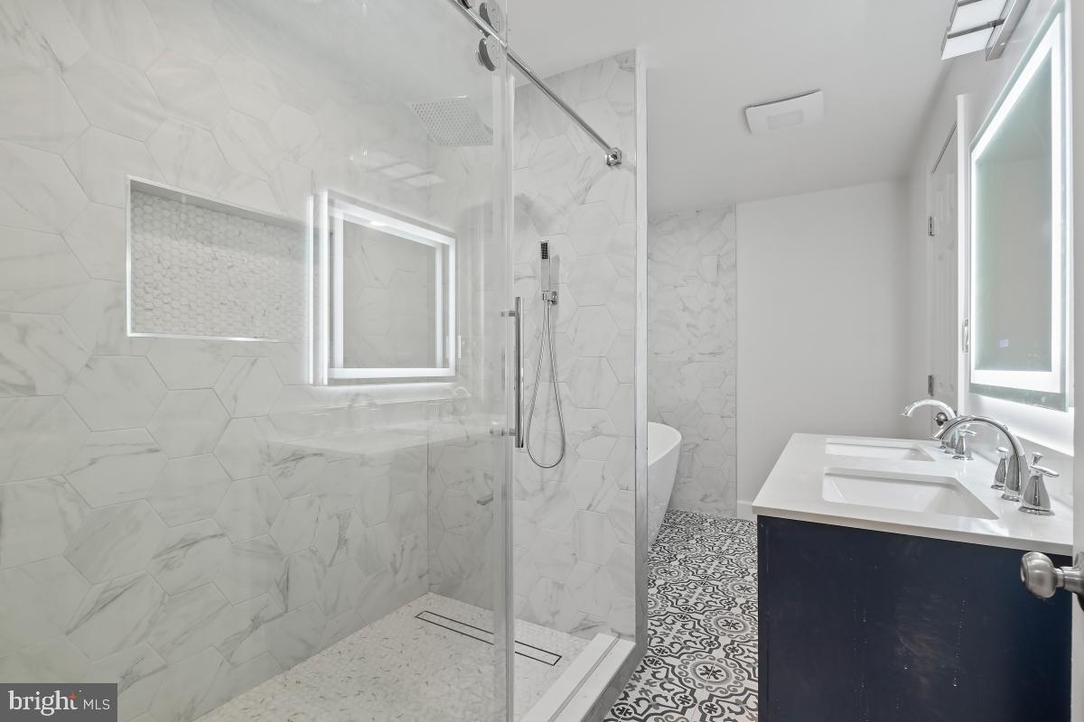 TYSONS GREEN - Residential Lease