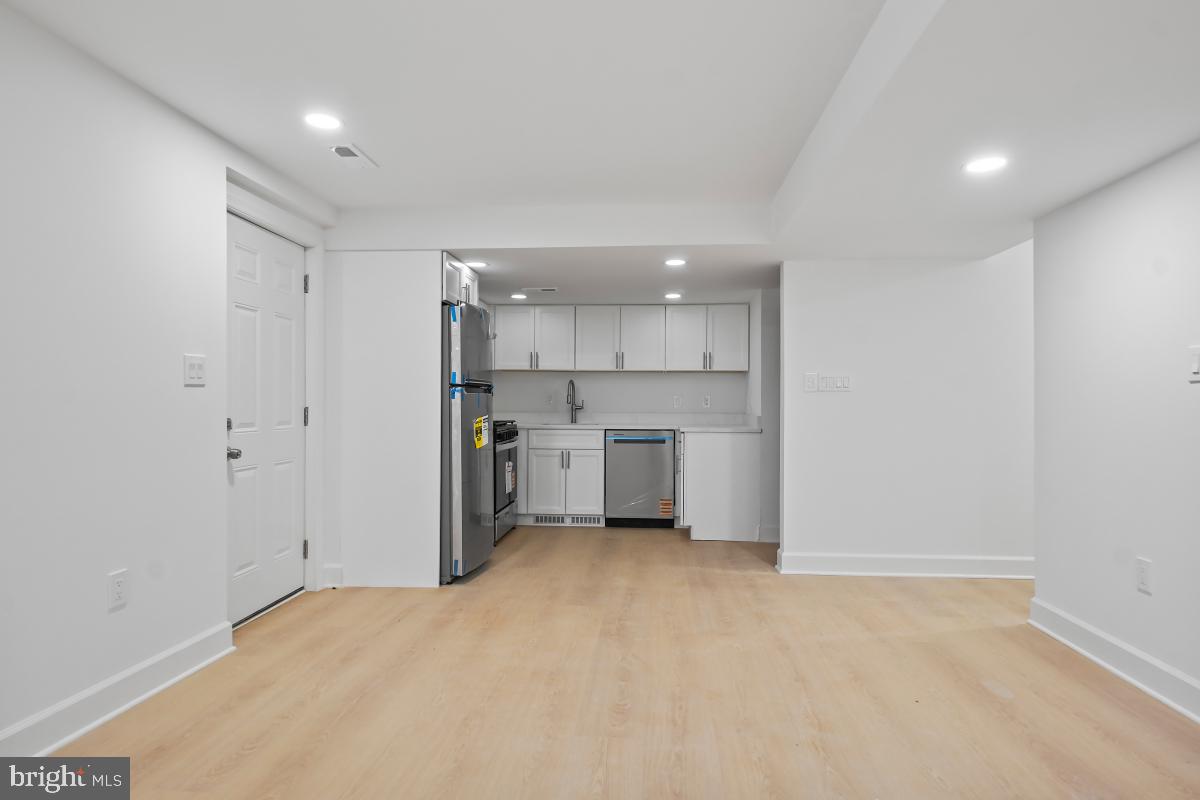 TYSONS GREEN - Residential Lease