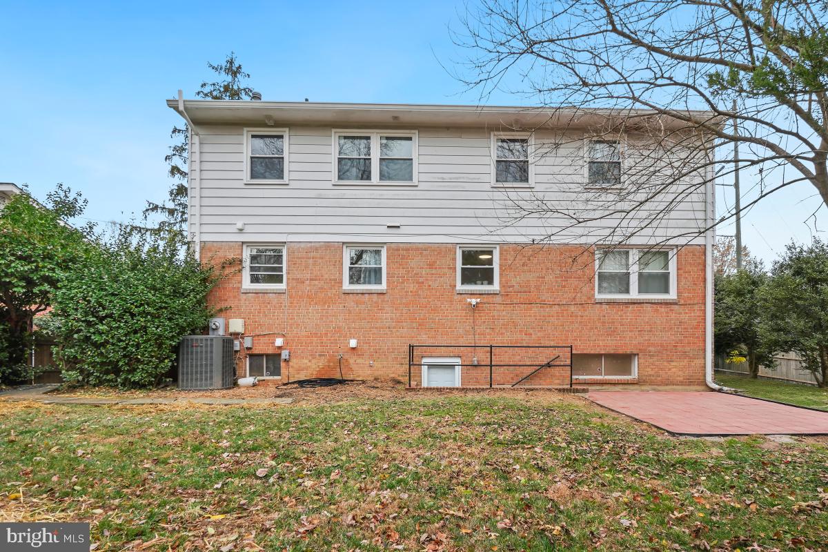 TYSONS GREEN - Residential Lease