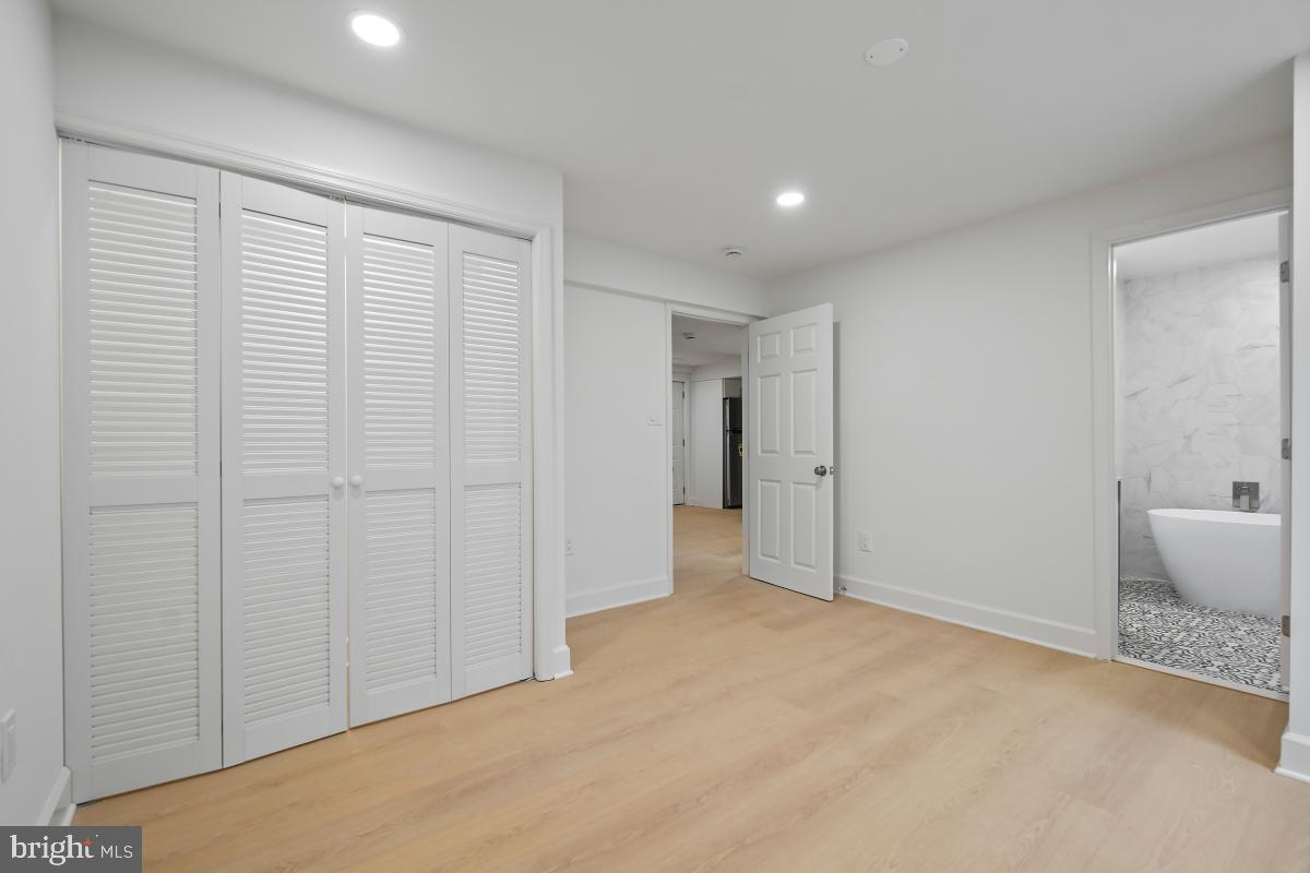 TYSONS GREEN - Residential Lease