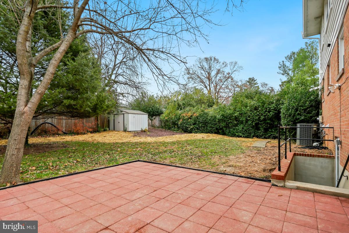 TYSONS GREEN - Residential Lease