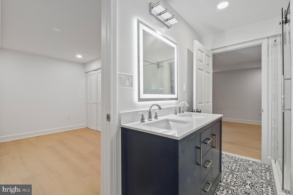 TYSONS GREEN - Residential Lease