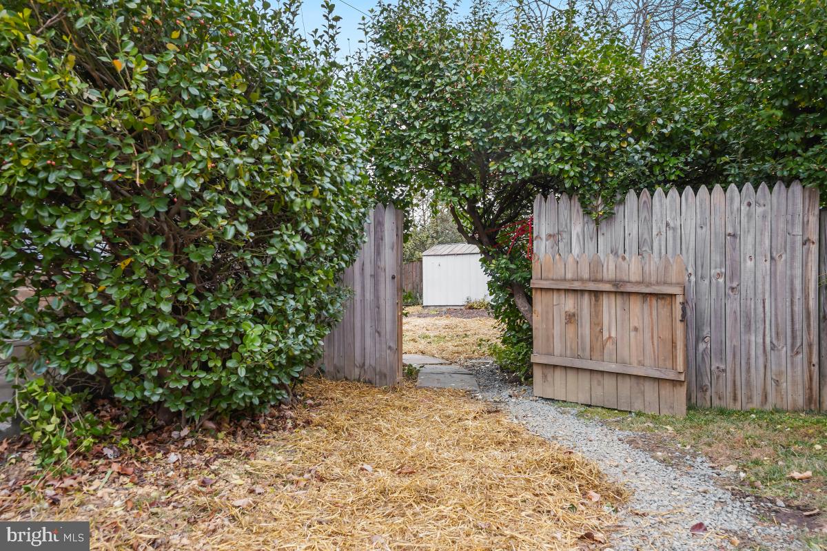 TYSONS GREEN - Residential Lease