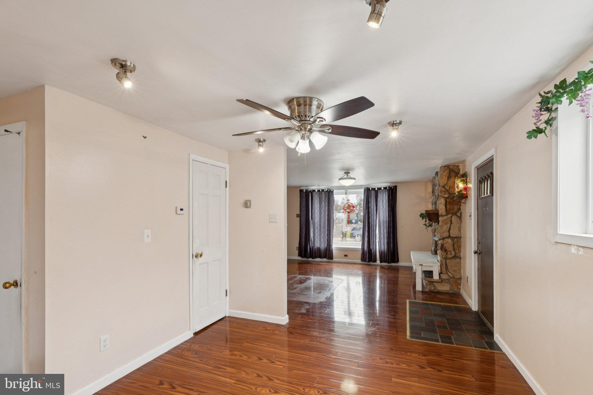 PHILADELPHIA - Residential