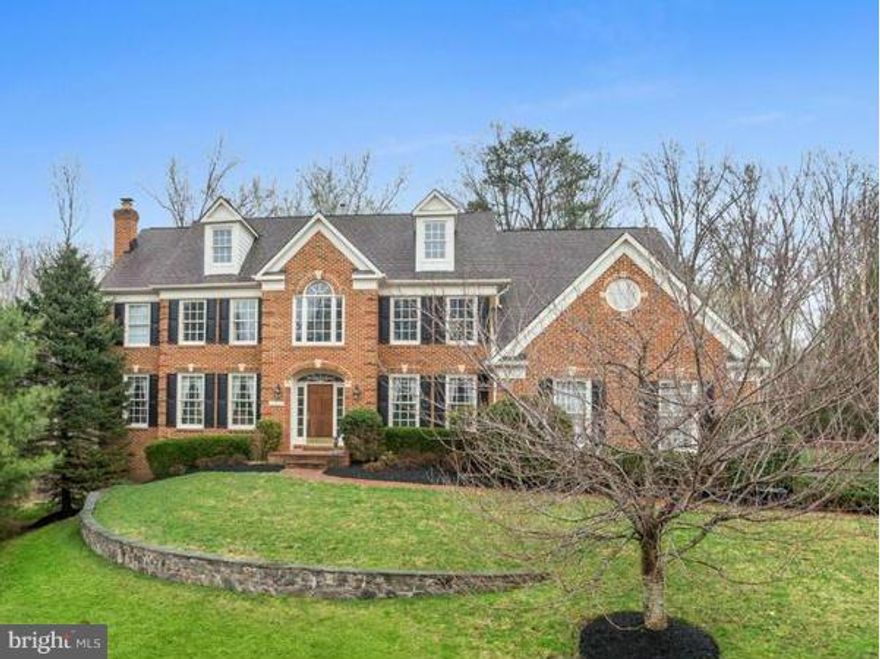 PRICE REDUCED!! Elegant Sandy Spring Builders col w 2 story foyer, 9' ceilings main lvl, open floorplan & tons of natural light! Private setting w 2 ACR BACKS TO PARKLAND, gourmet kit w morning rm open to family rm with stone fpl, large mstr ste w 2 walk-in clsts and spa-like bath, fab walk-out LL w  rec room, guest room, full BA , AC new 3yrs, 3 CAR GAR & YARD w ROOM FOR POOL!