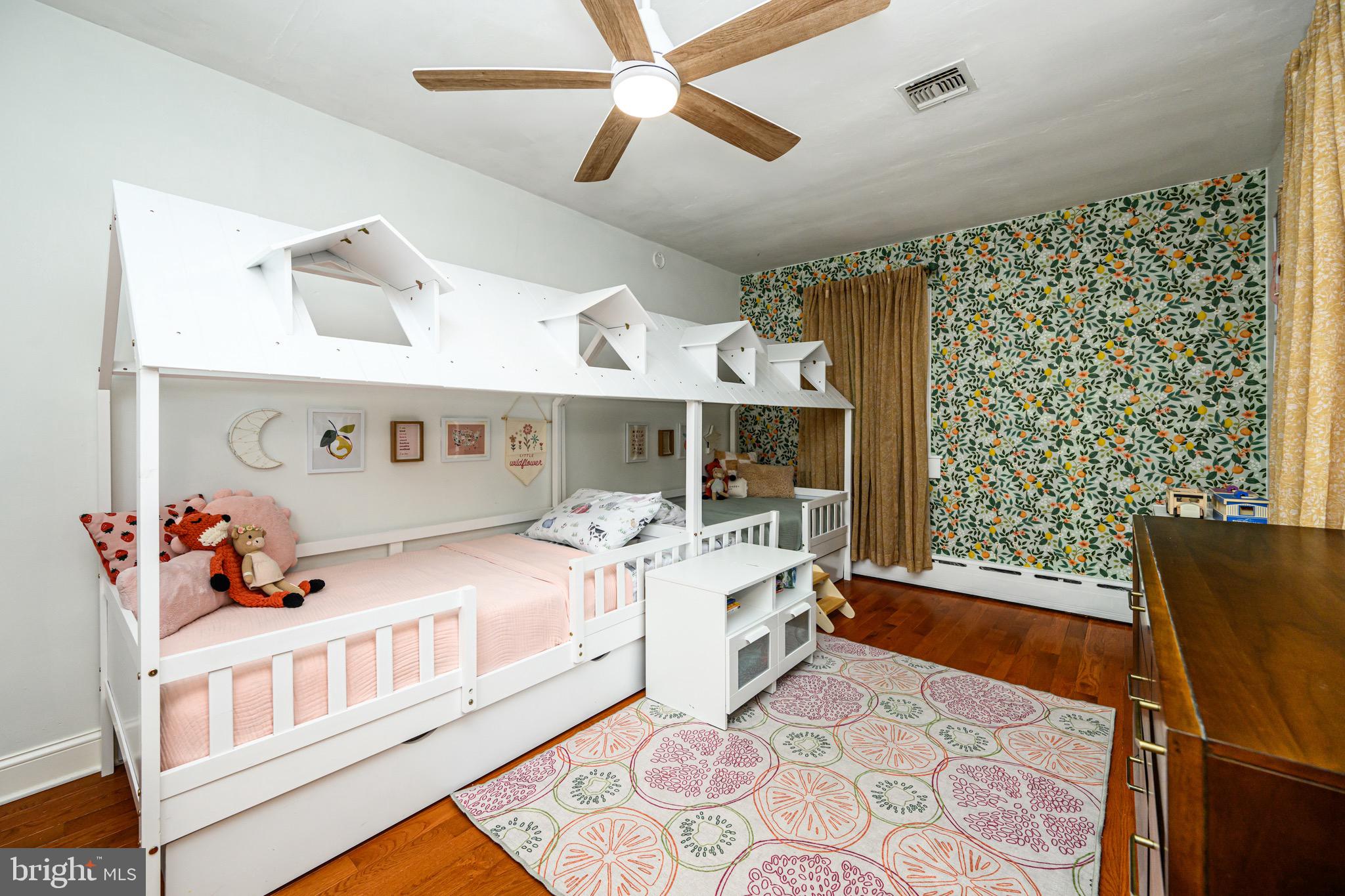 SPRING MOUNT - Residential