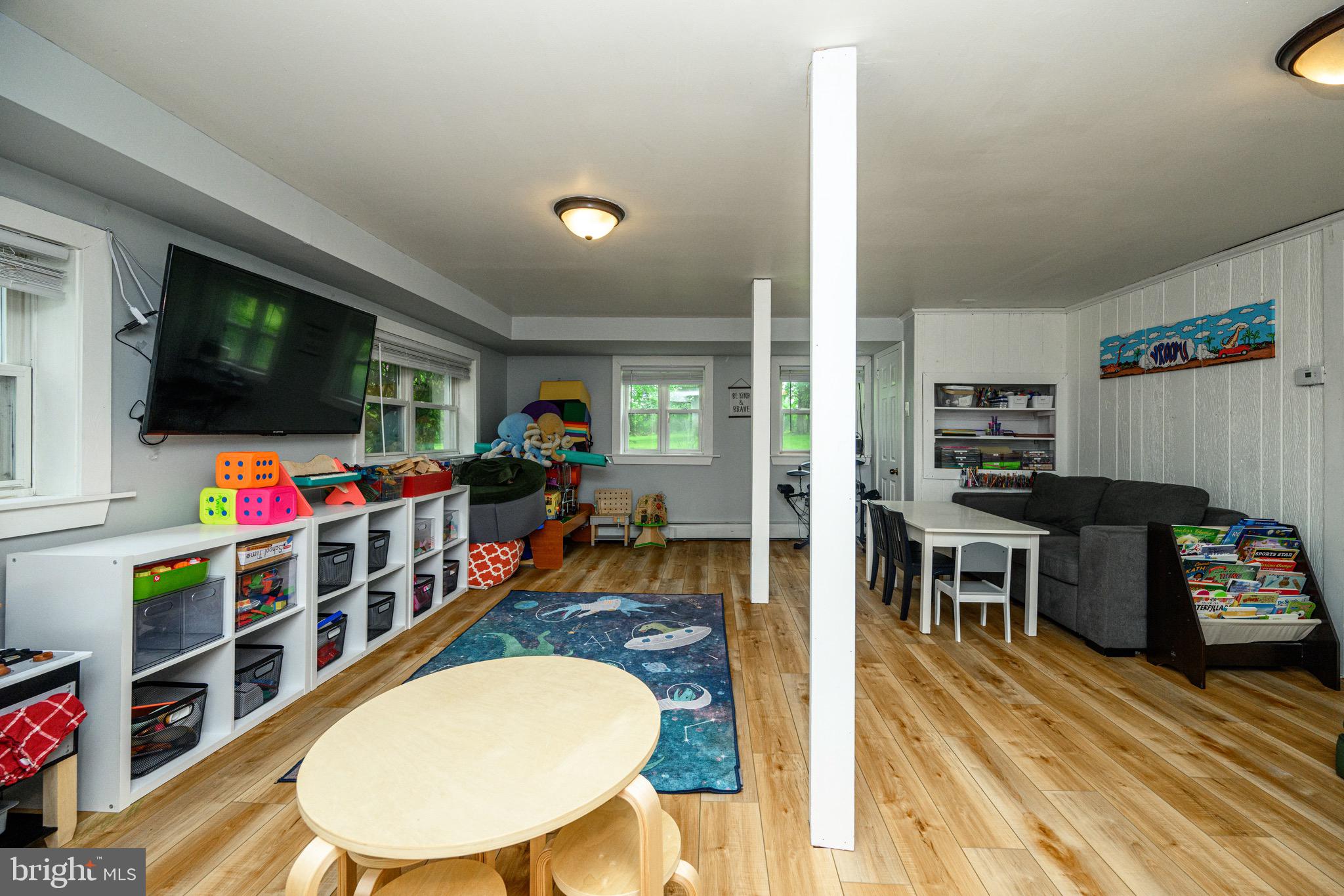 SPRING MOUNT - Residential