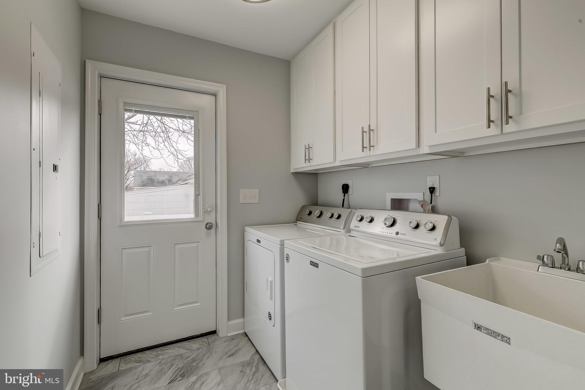 ABERDEEN HILLS - Residential