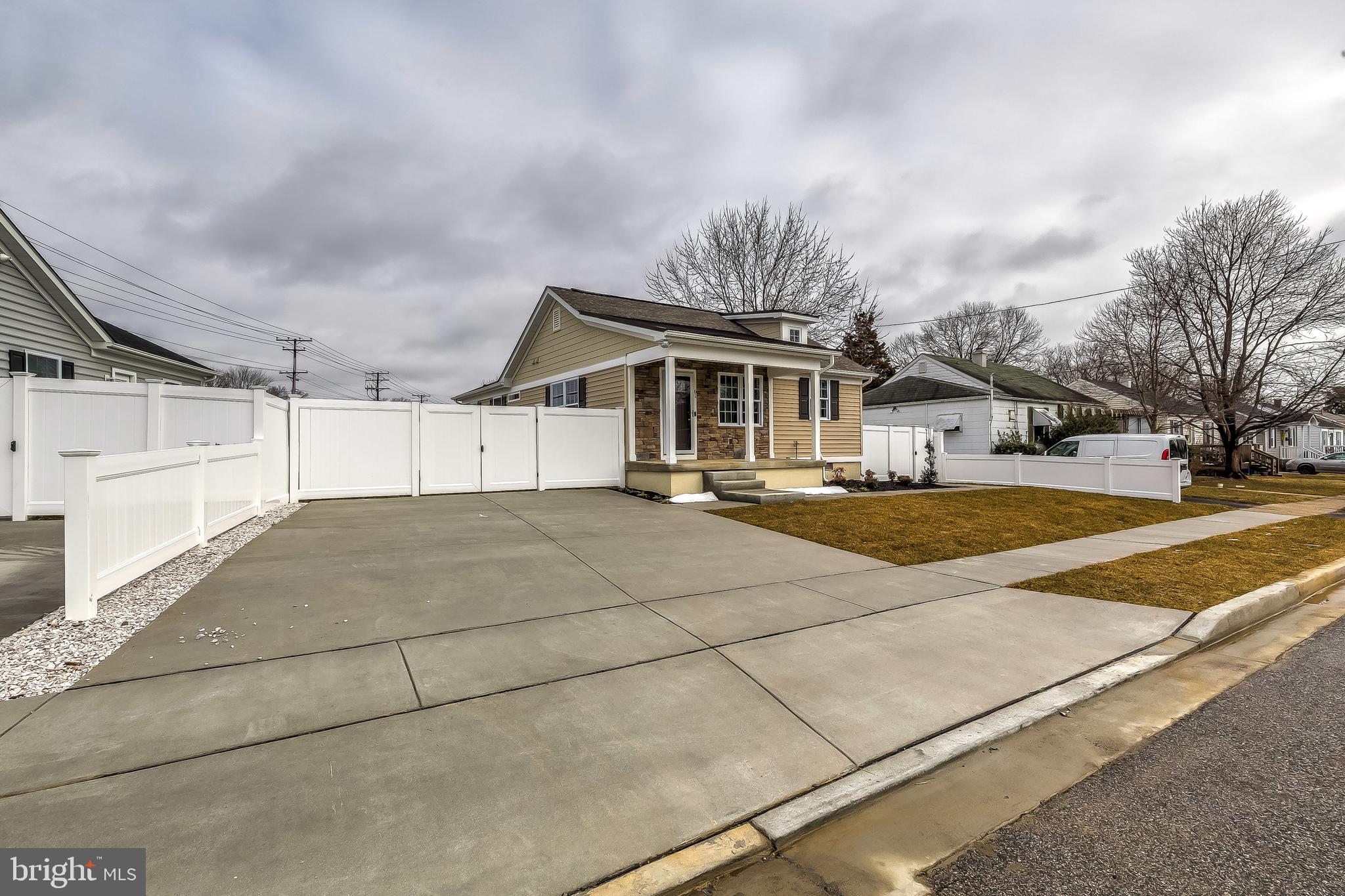 ABERDEEN HILLS - Residential