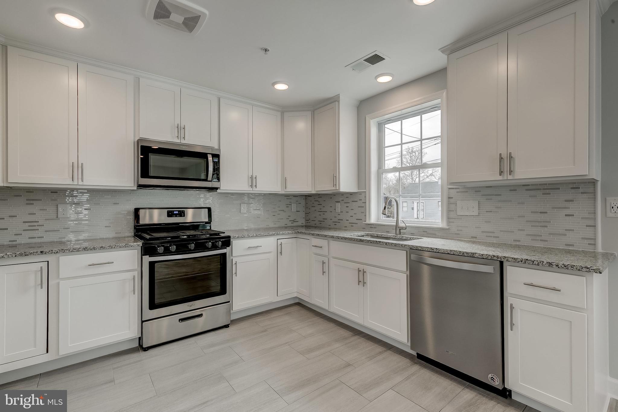 ABERDEEN HILLS - Residential