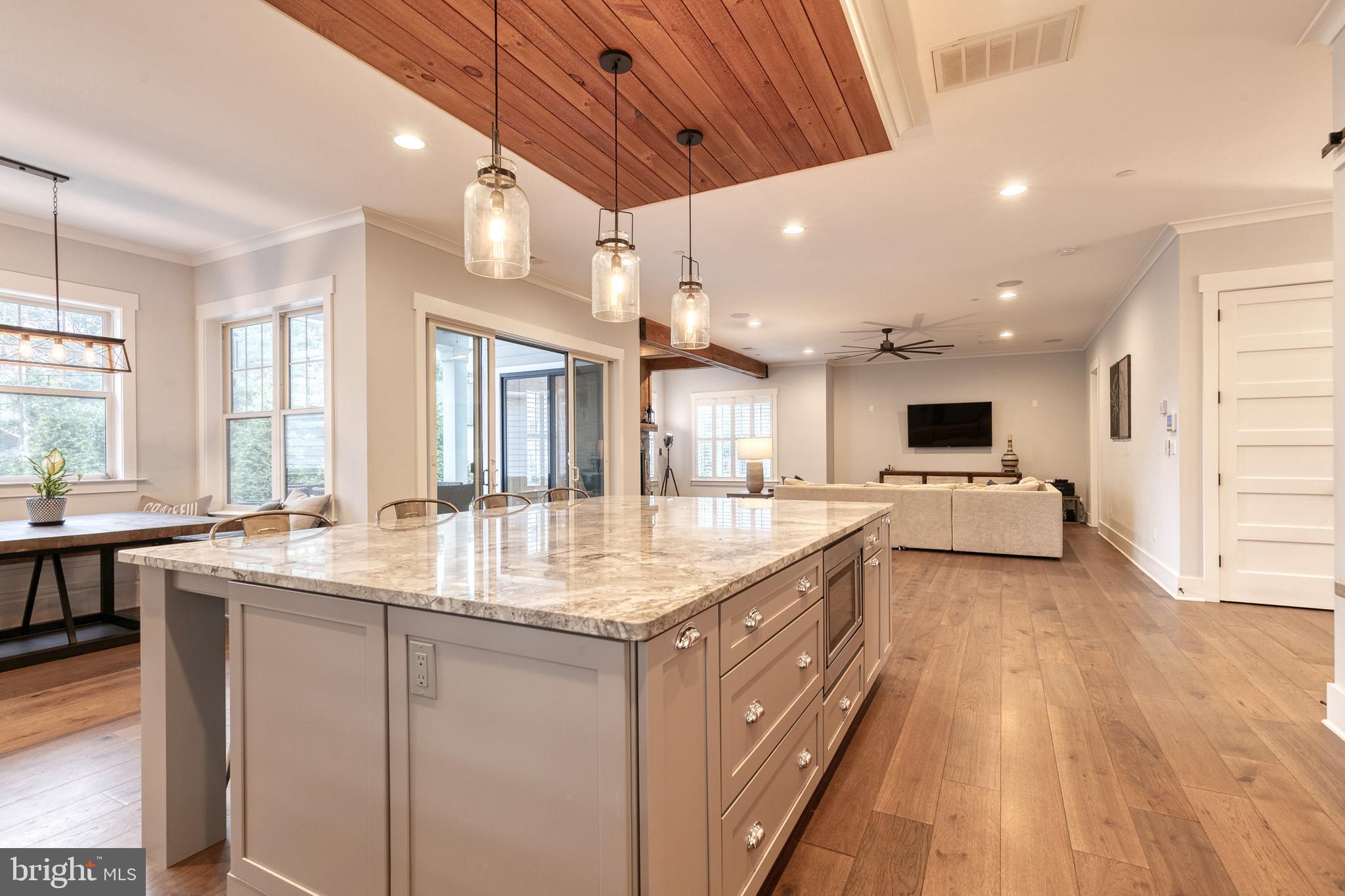 VILLAGE GREEN - Residential