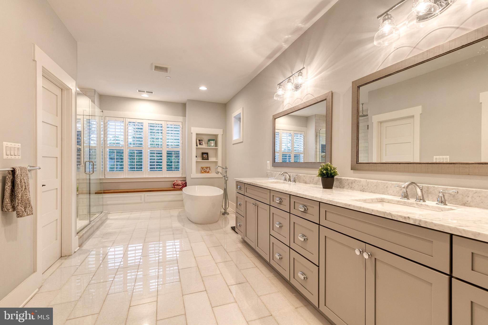 VILLAGE GREEN - Residential