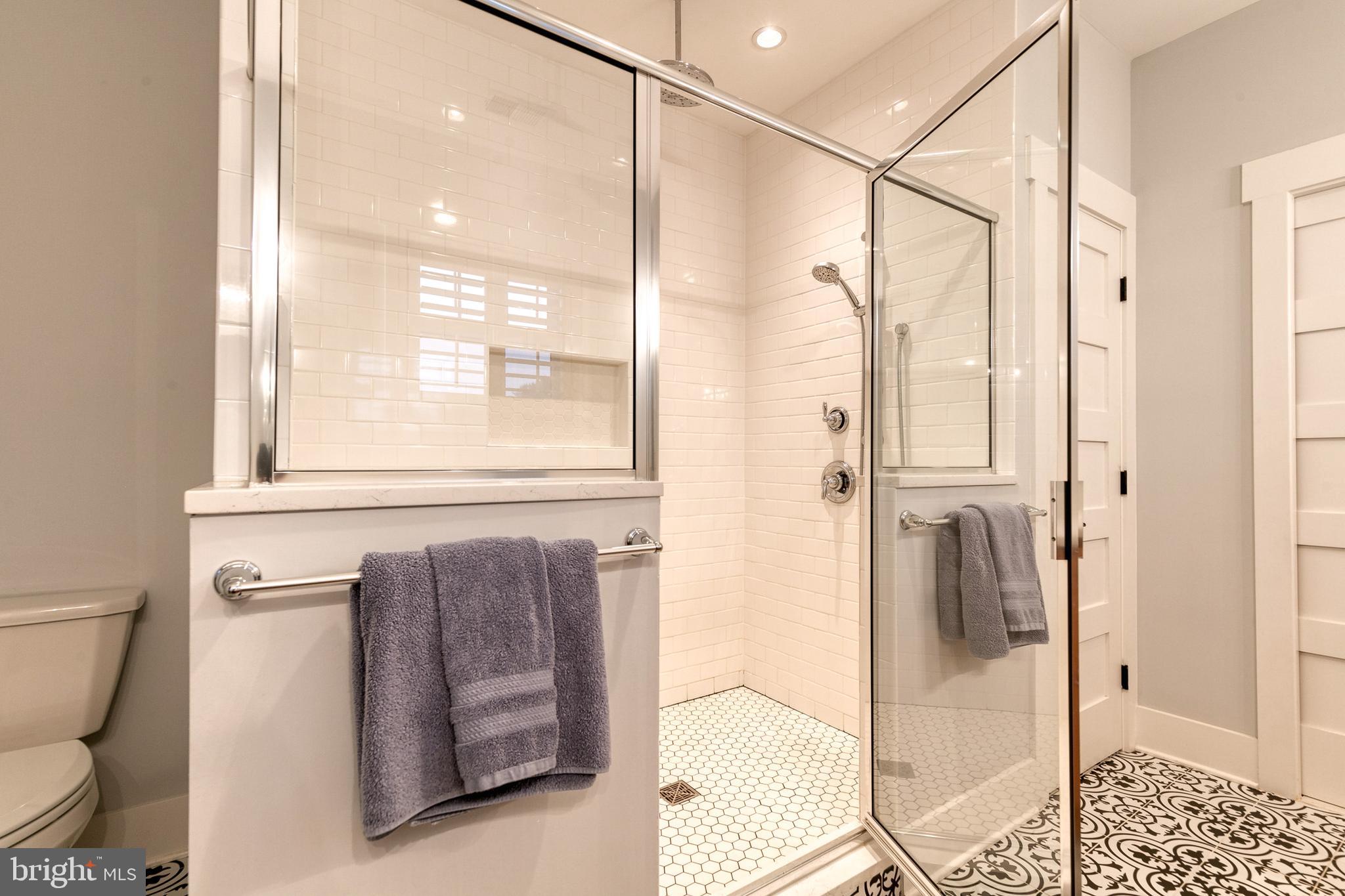 VILLAGE GREEN - Residential