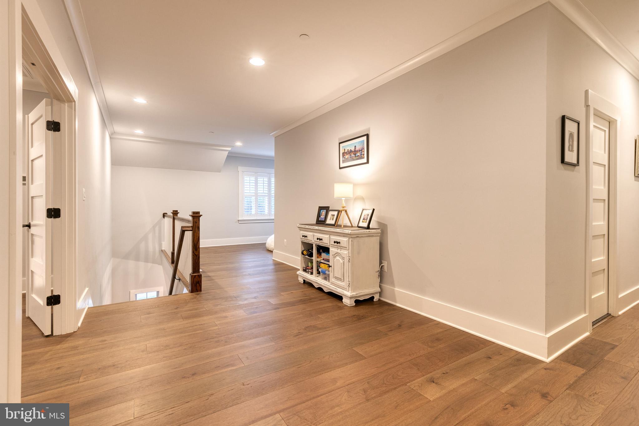 VILLAGE GREEN - Residential