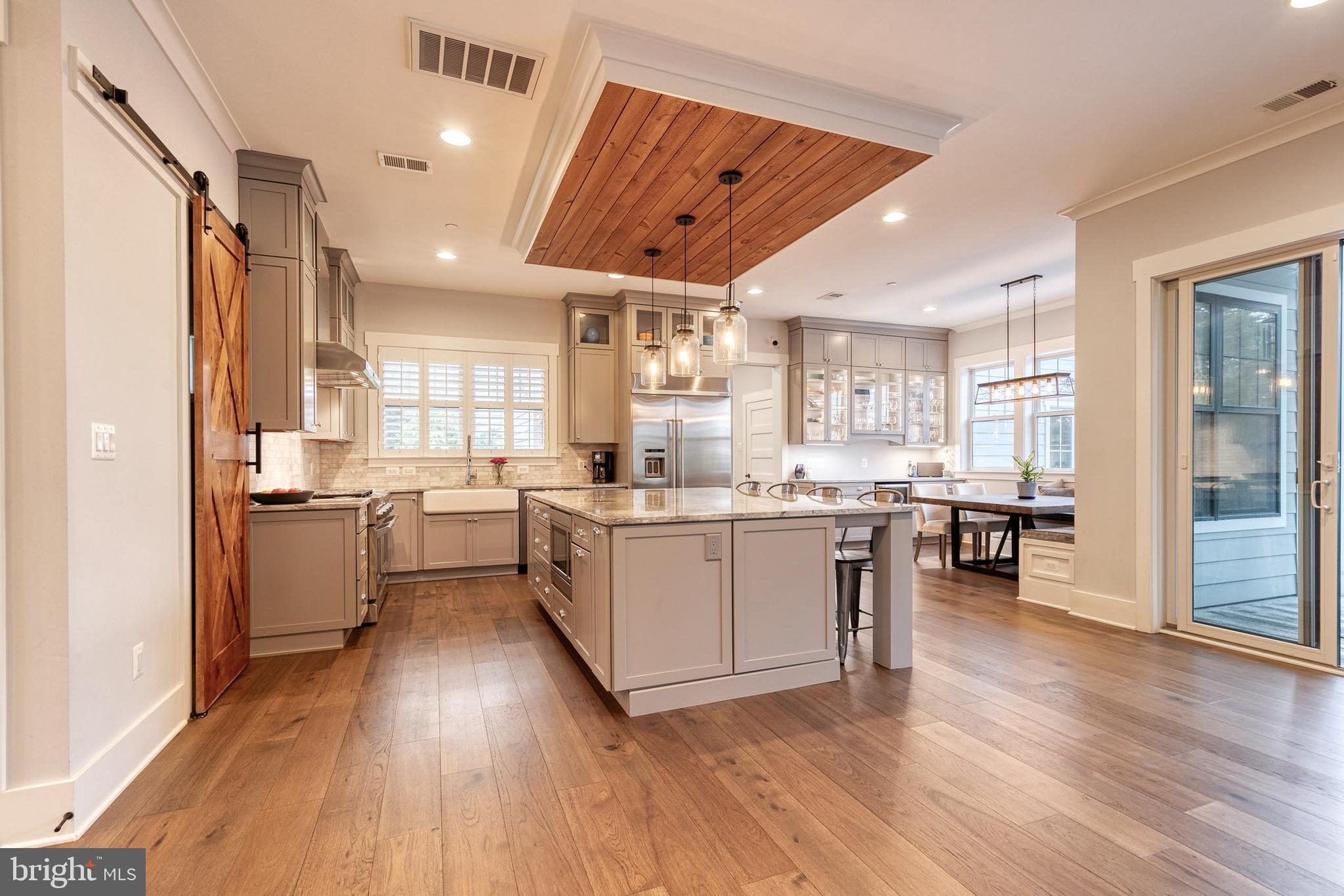 VILLAGE GREEN - Residential