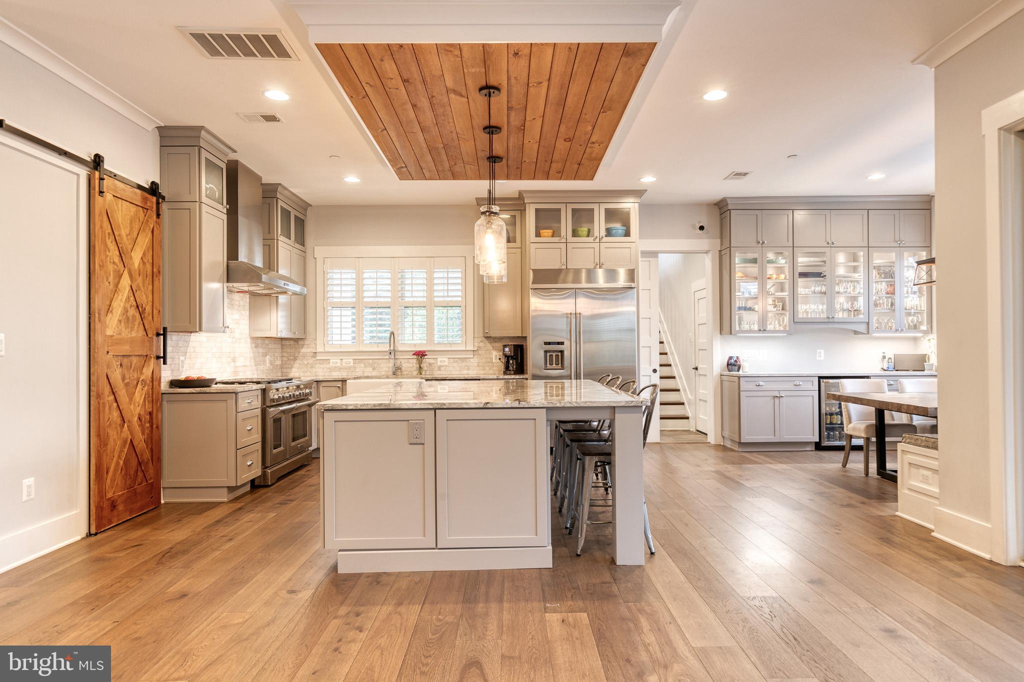 VILLAGE GREEN - Residential