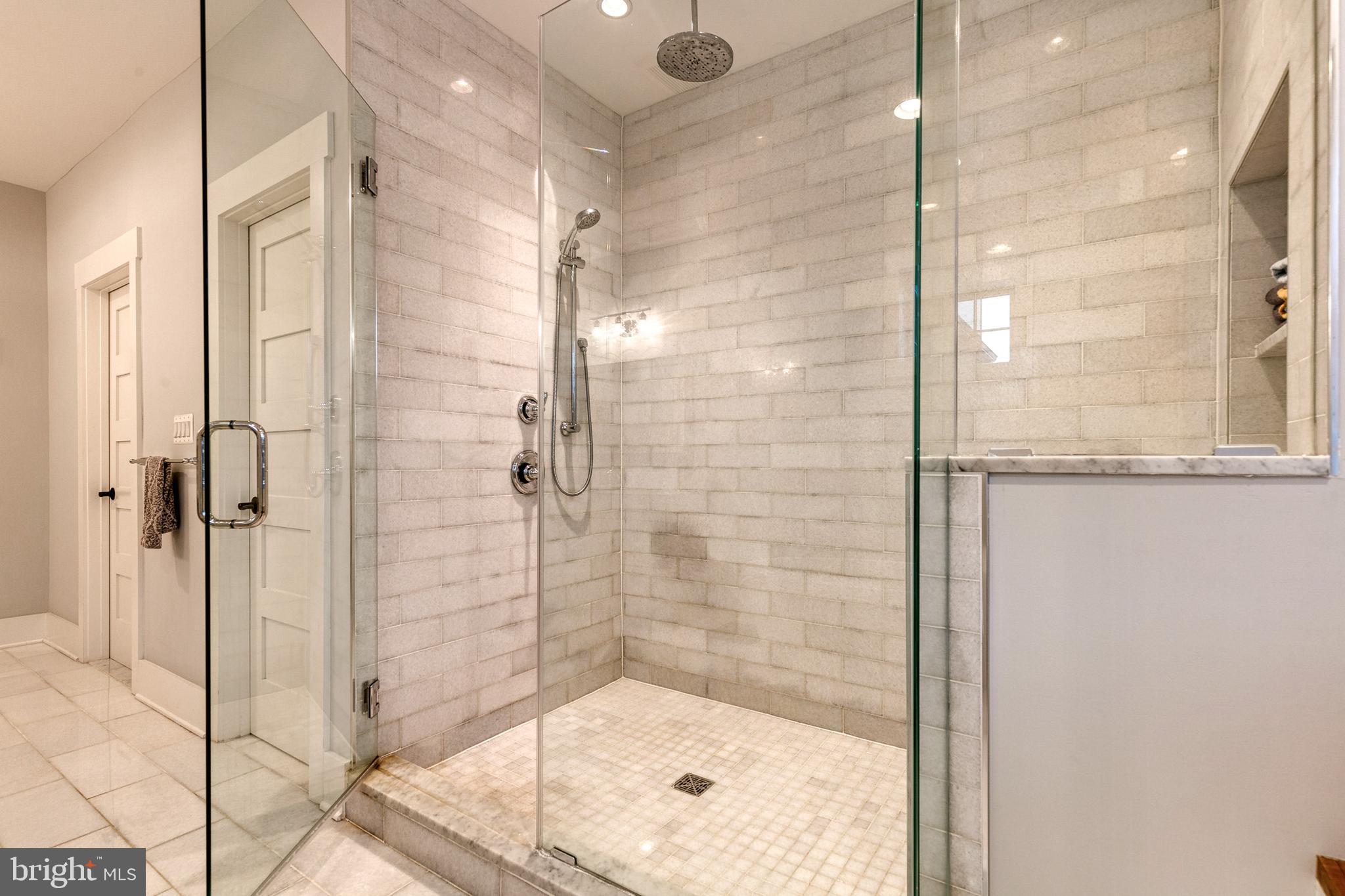 VILLAGE GREEN - Residential