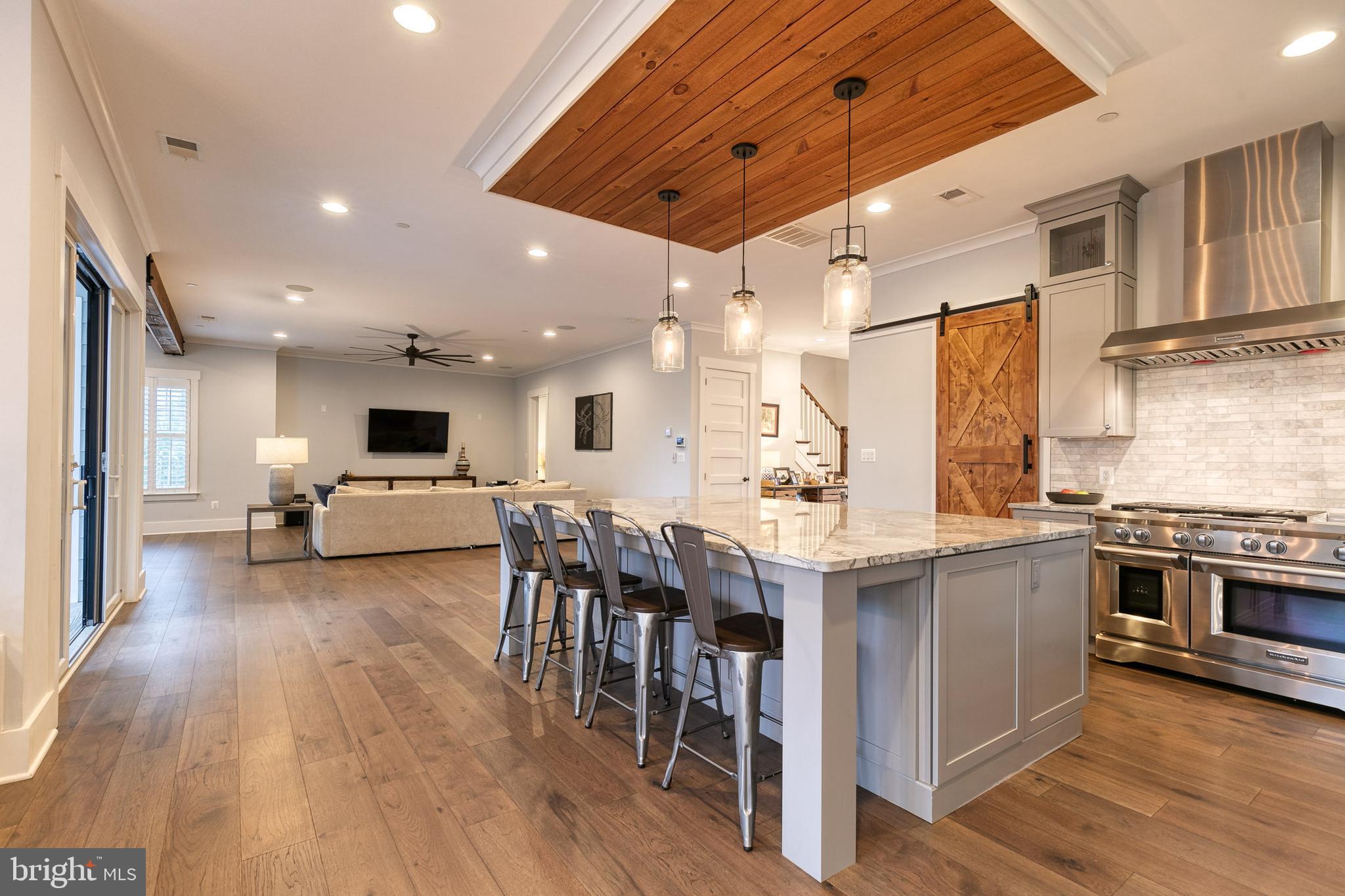 VILLAGE GREEN - Residential