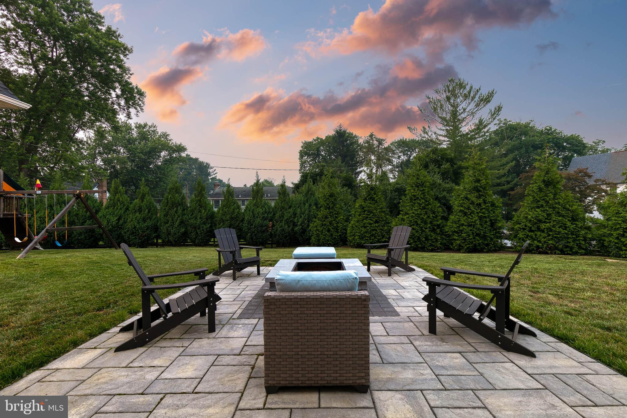 VILLAGE GREEN - Residential