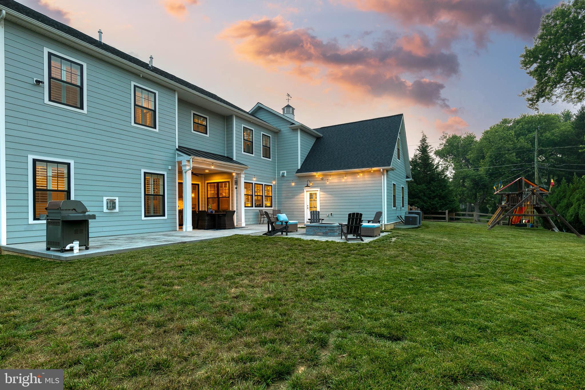 VILLAGE GREEN - Residential