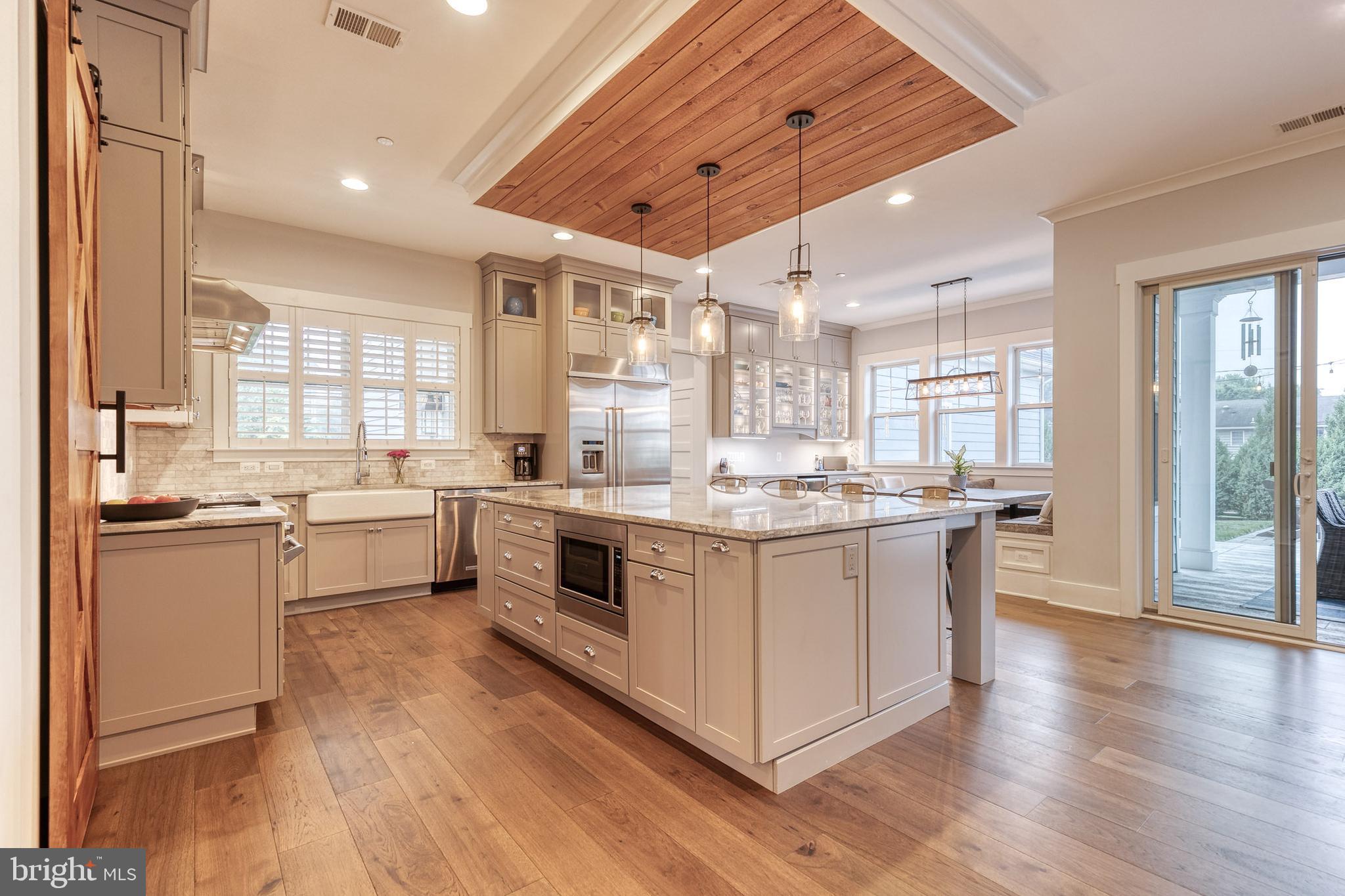 VILLAGE GREEN - Residential