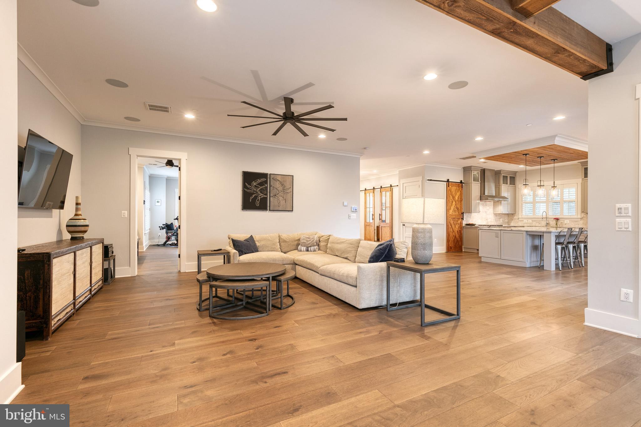 VILLAGE GREEN - Residential