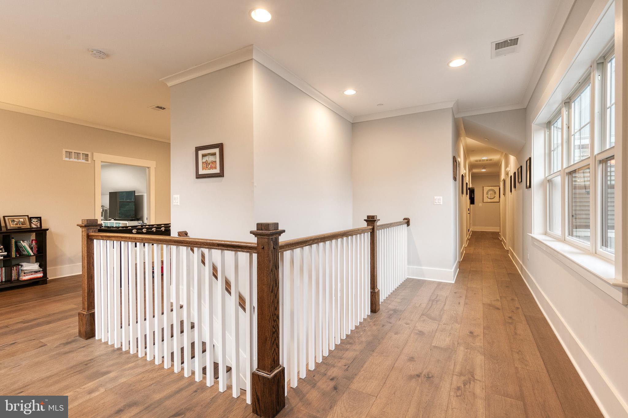 VILLAGE GREEN - Residential