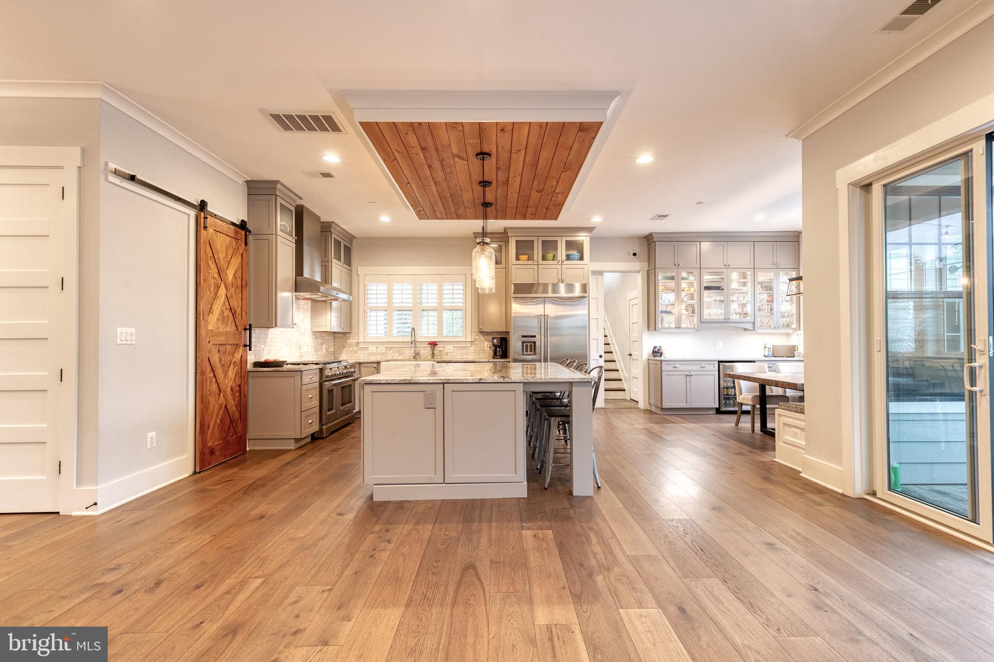 VILLAGE GREEN - Residential