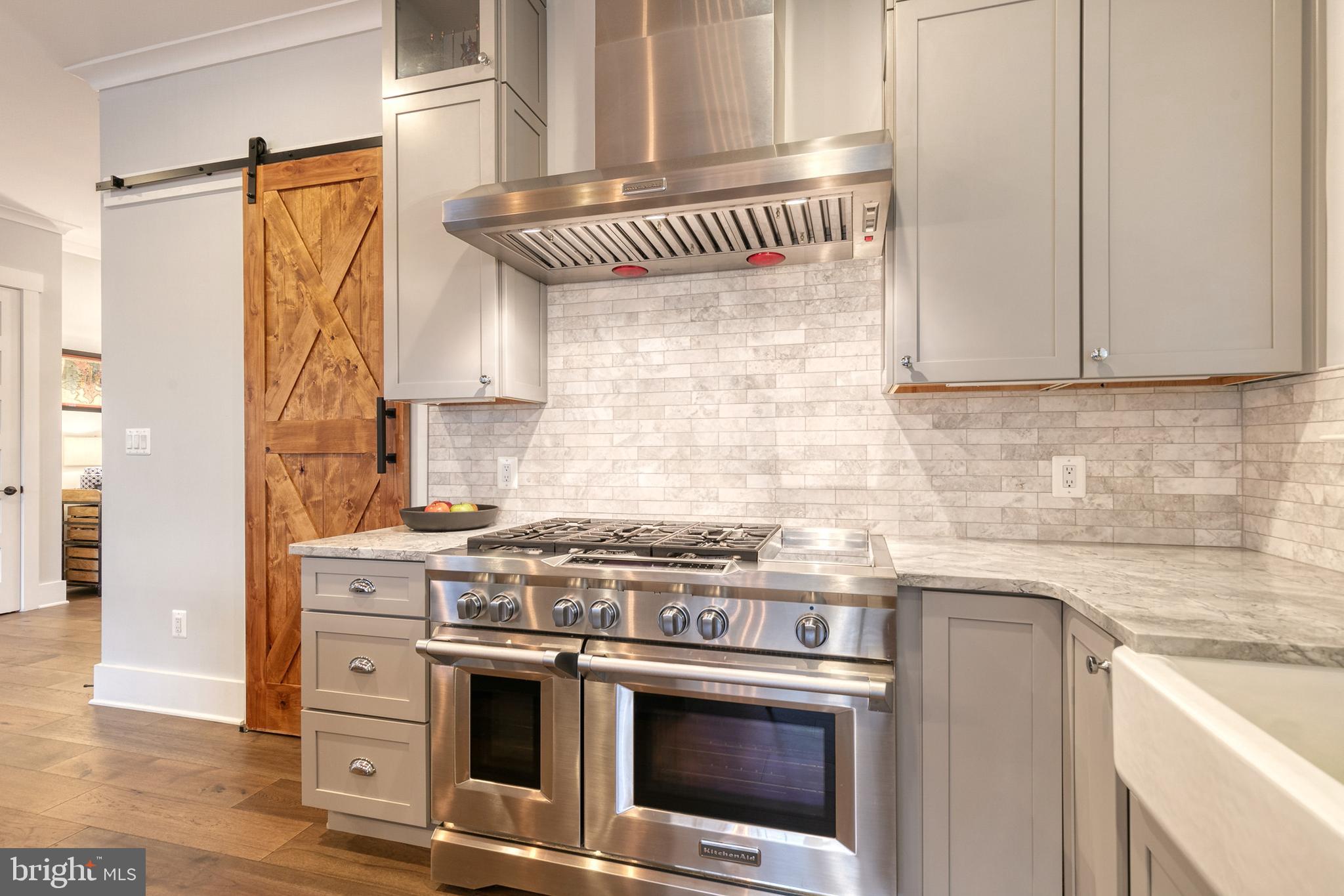 VILLAGE GREEN - Residential