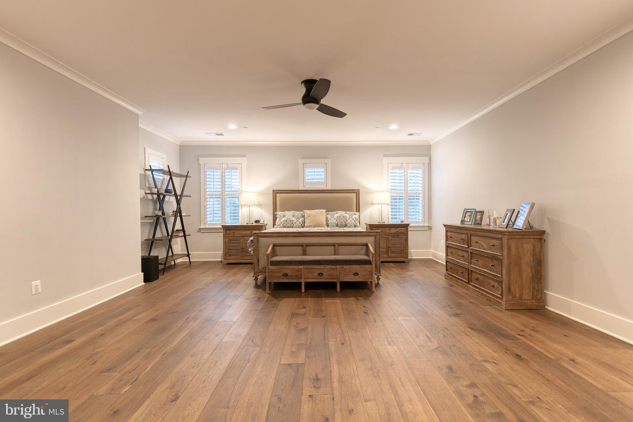 VILLAGE GREEN - Residential