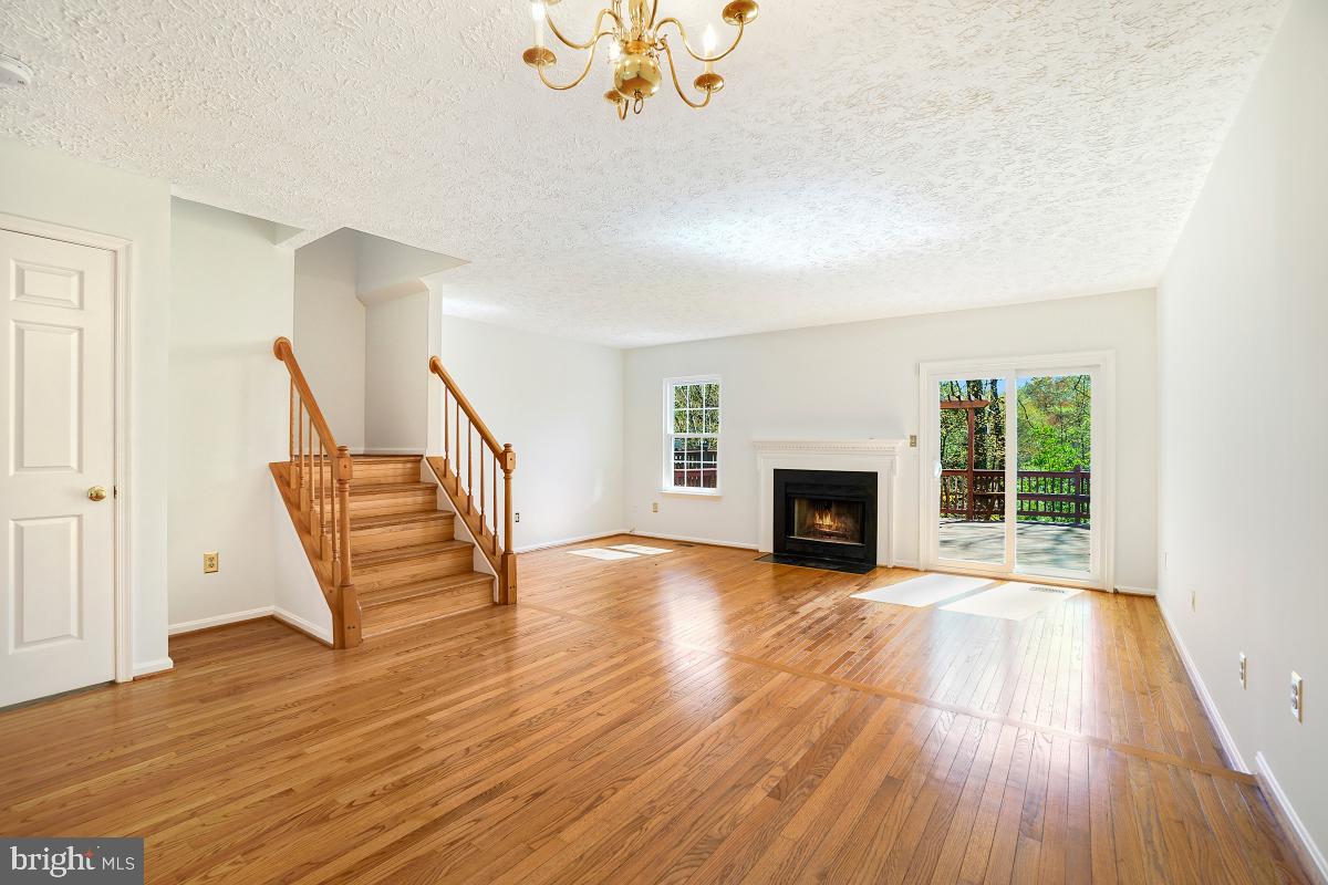 WOODLAND HILLS - Residential