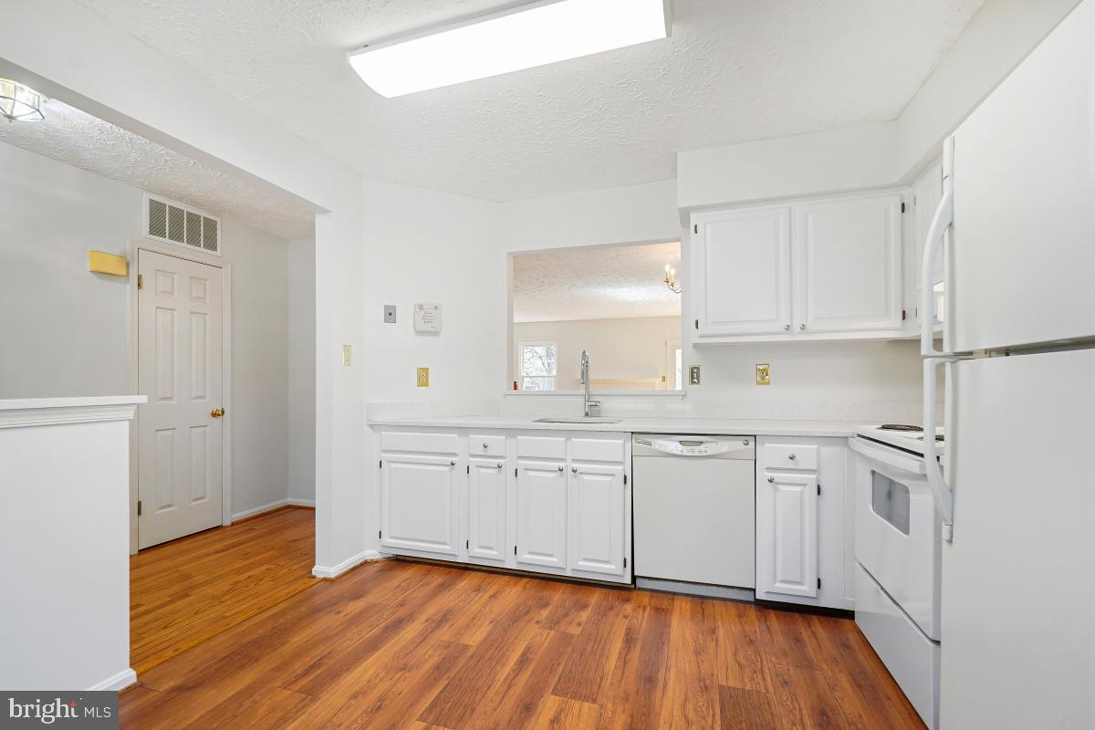 WOODLAND HILLS - Residential