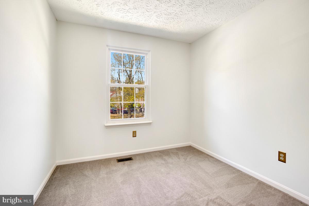 WOODLAND HILLS - Residential