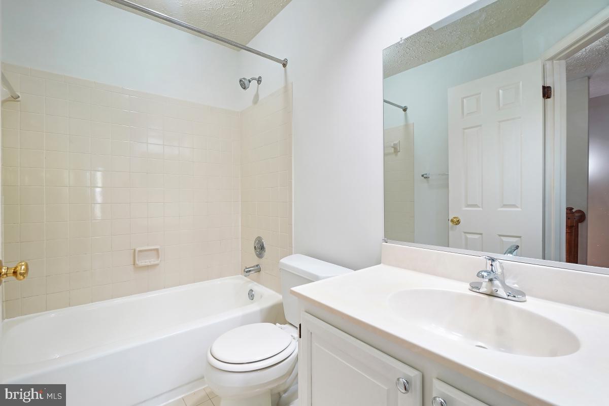 WOODLAND HILLS - Residential