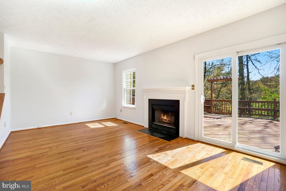 WOODLAND HILLS - Residential