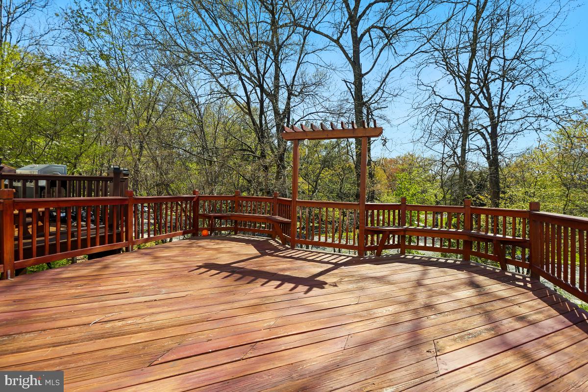 WOODLAND HILLS - Residential