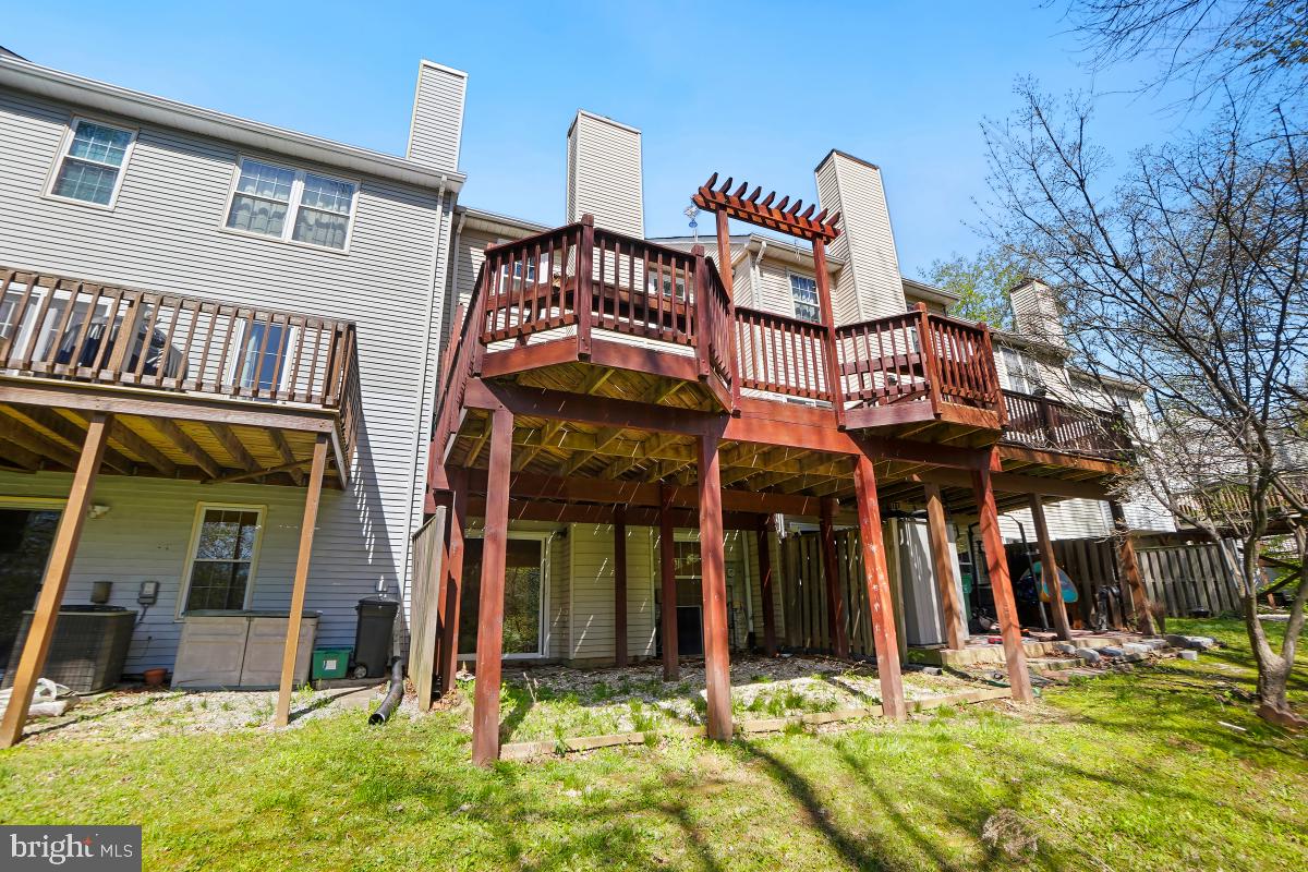 WOODLAND HILLS - Residential