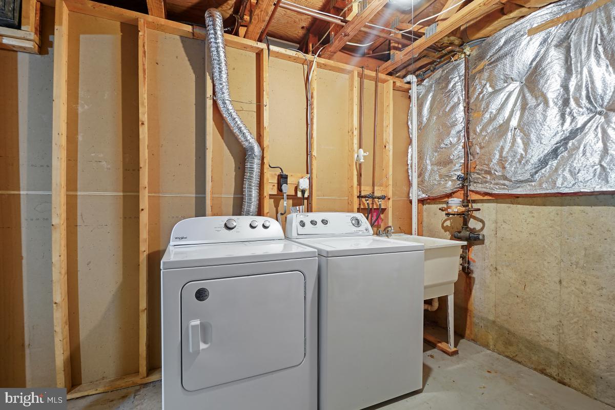 WOODLAND HILLS - Residential