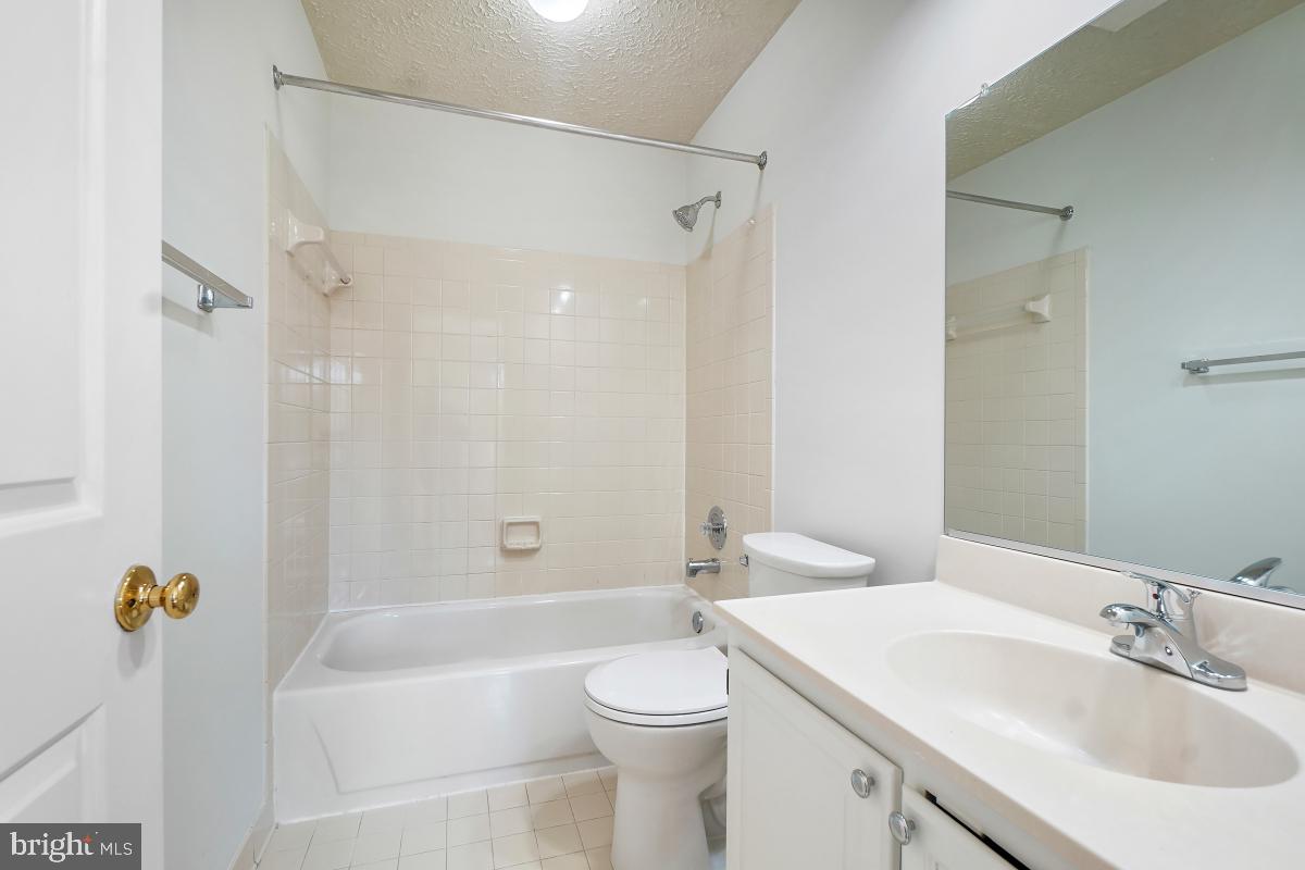 WOODLAND HILLS - Residential