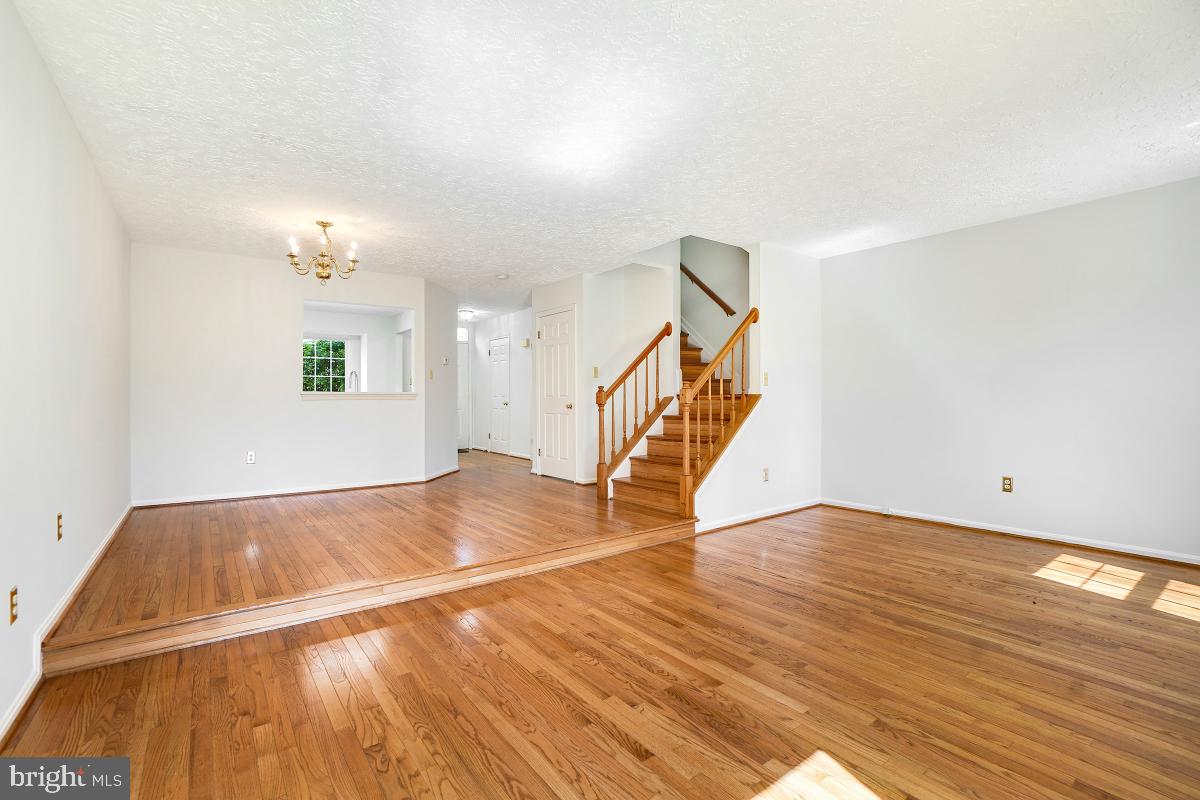 WOODLAND HILLS - Residential