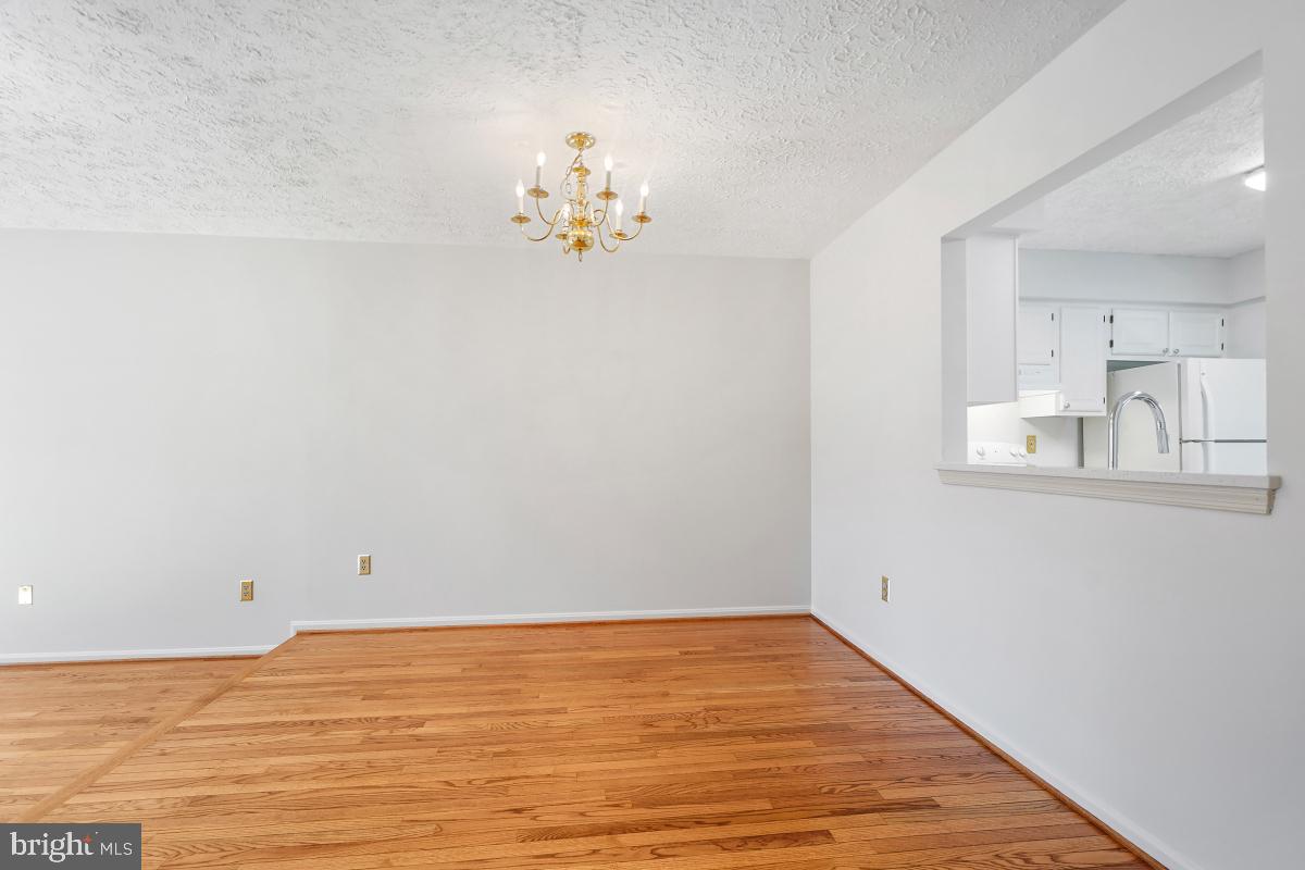 WOODLAND HILLS - Residential