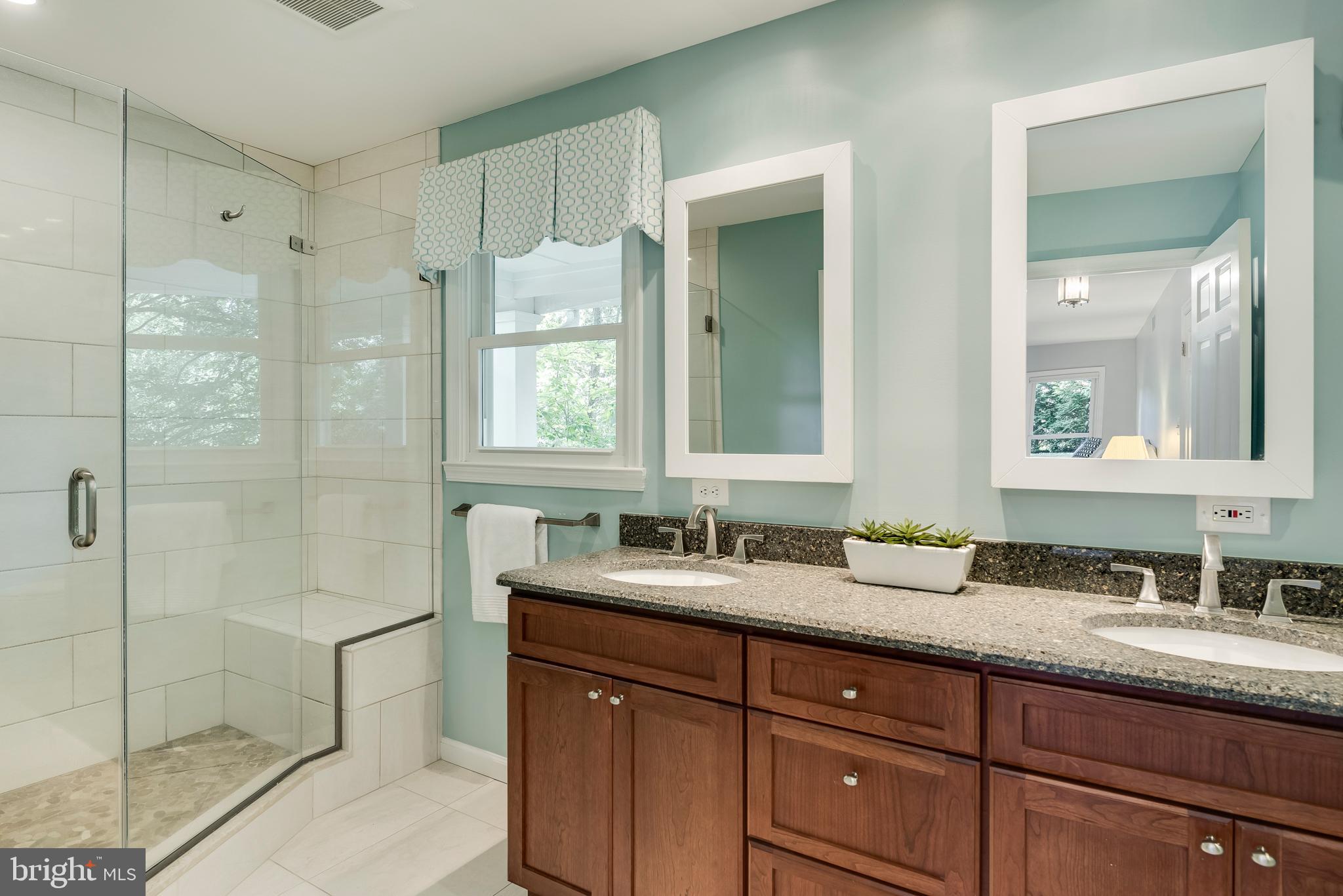 PENDENNIS MOUNT - Residential